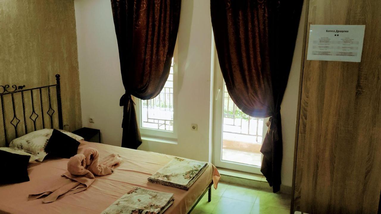 Dracena Guesthouse Ravda Exterior foto